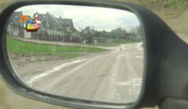 Rolnik blokuje budowę Rolnik blokuje budowę