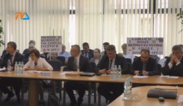 Na sesji prostestowały… dzieci.