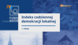 Indeks codziennej demokracji. Rozbieramy Suwałki z koszulki lidera.